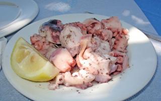 Блюда из молодых осьминогов — рецепты приготовления Вкусный осьминог